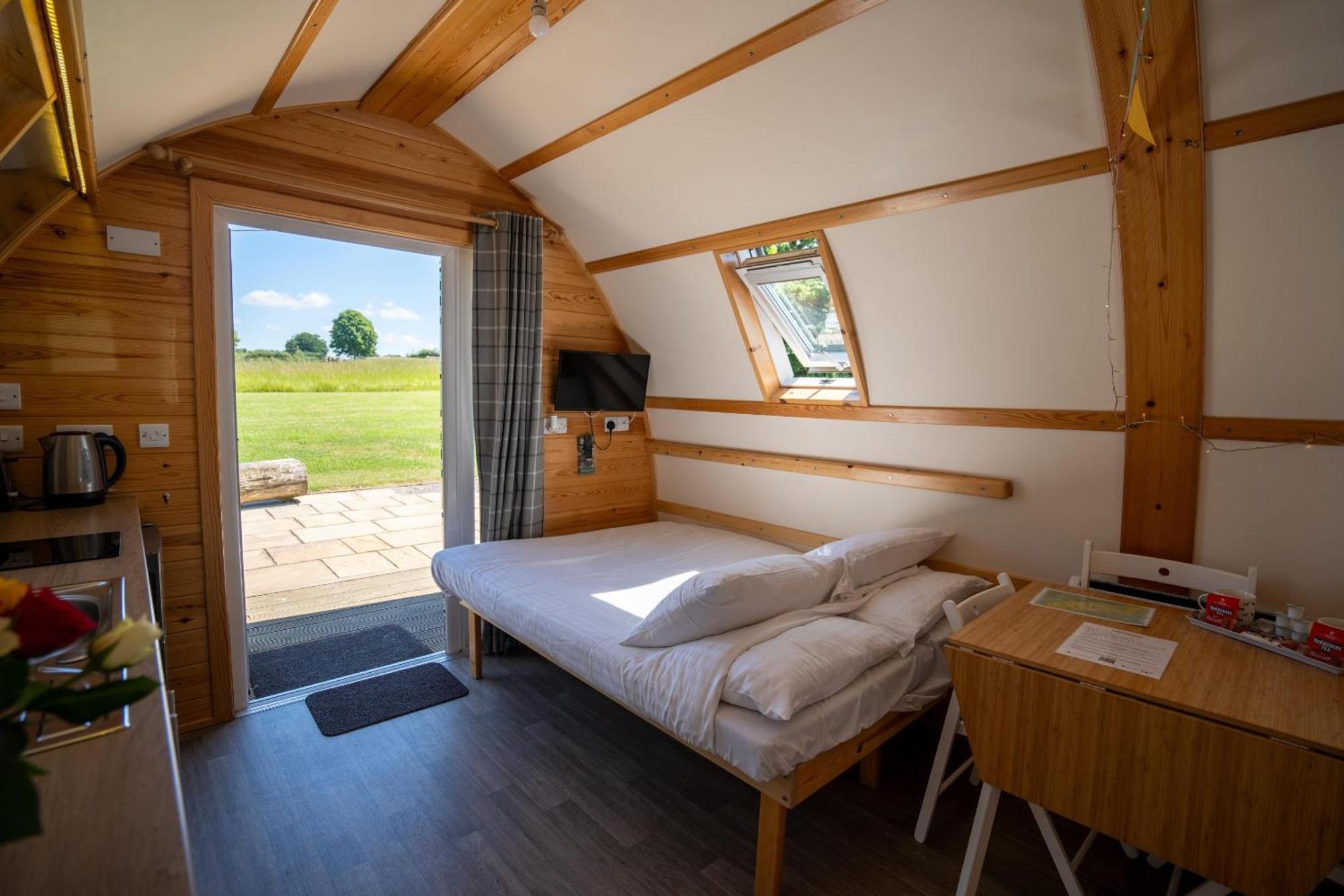Sedgewell Barn By Wigwam Holidays Нортхаллертон Номер фото